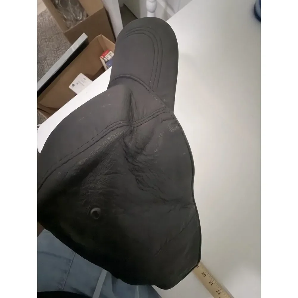 Black leather baseball cap